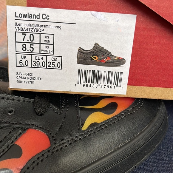 Vans WMNS Lowland Cc
(Lenticular)BIkprsmmnorng
VN0ATZY9QP
Sneakers G - Picture 16 of 16